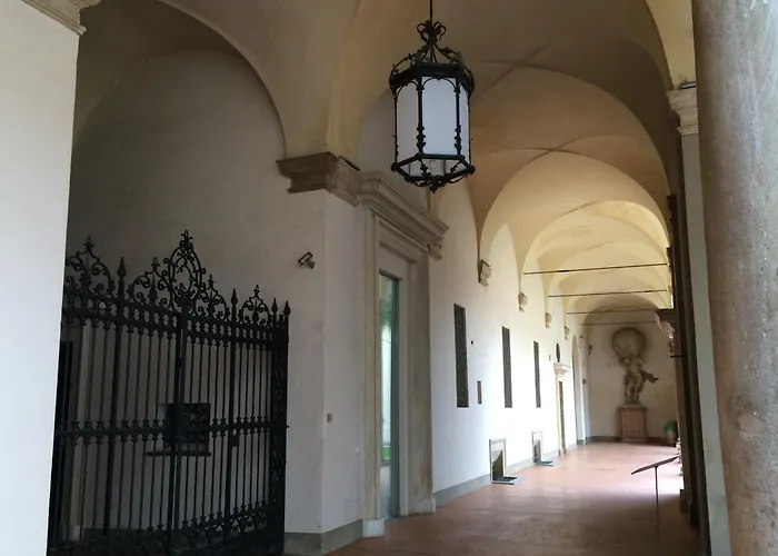 Tl Palazzo Fantuzzi 볼로냐