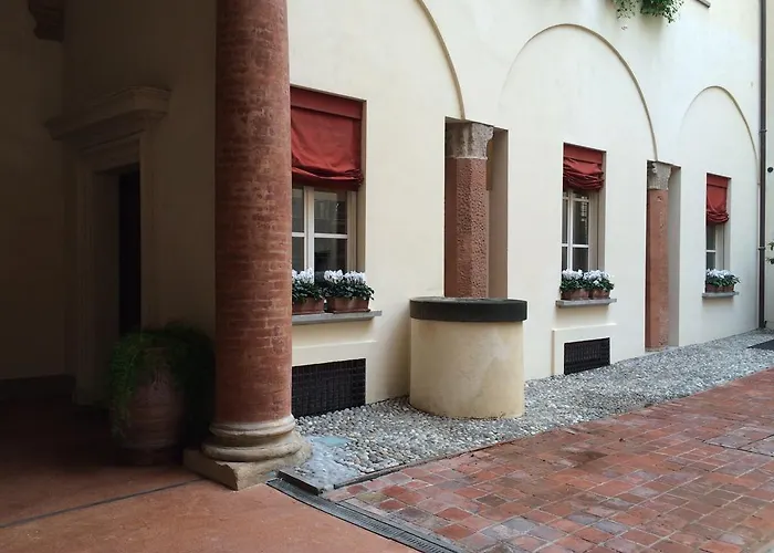 Tl Palazzo Fantuzzi *