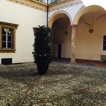 Tl Palazzo Fantuzzi *