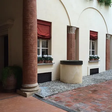 Tl Palazzo Fantuzzi *